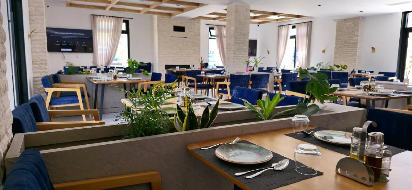 ****  Lumi I Bardhe Hotel & Restaurant Kuc  Αλβανία